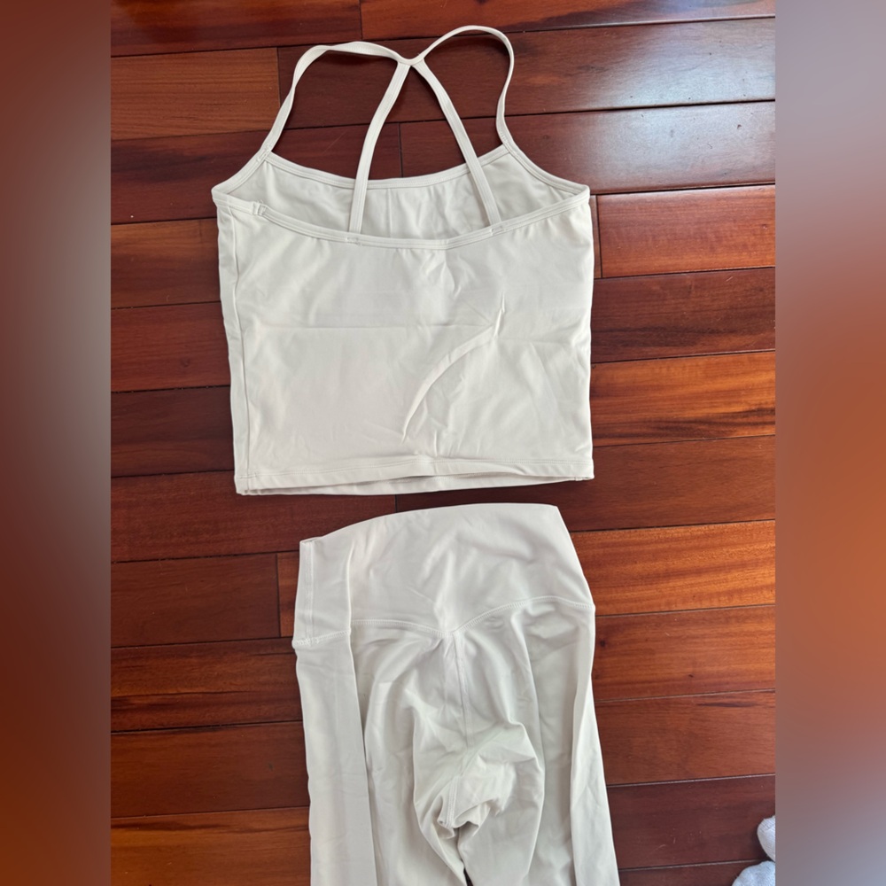 Amazon Athletic Set - Picture 2 of 5